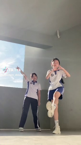 Cool For The Summer Dance Challenge and Choreography