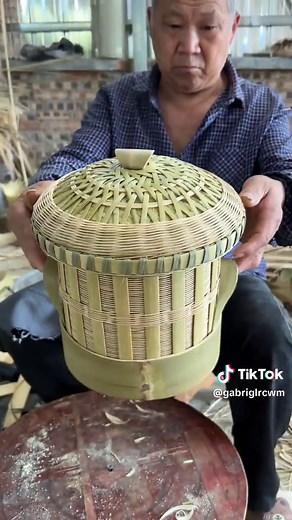 Bamboo Craftsman: Handcrafted Bamboo Weaving Techniques