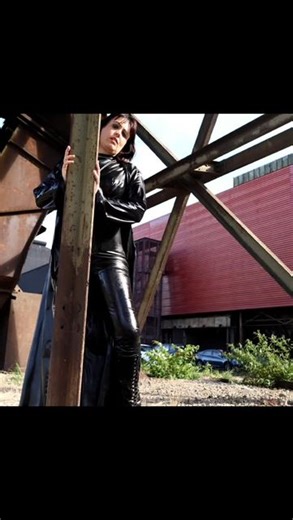 Latex Nikki on Instagram: "Latex Selene from underworld Video by @rockinrubber Shined by @vivishine.company #latex #rubber #cosplay"