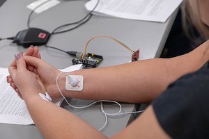 Students study patterns of electrical activity in the heart during interactive engineering lab