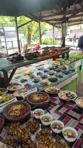 Pondok Ikan Bakar Pia Belitung buka: menu sambal prasmanan gratis