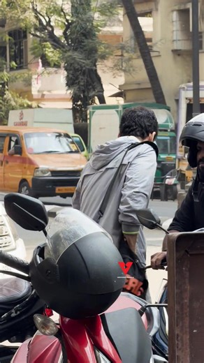 Sakshi Malik & Tushar Kapoor Spotted at Juhu Gym | Fitness Mode On! #tusharkapoor #SakshiMalik | Varinder Chawla
