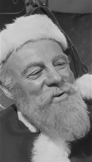 Santa speaks every language ❤️ 🏔️🎞️: Miracle on 34th Street on Paramount | Peak Paramount