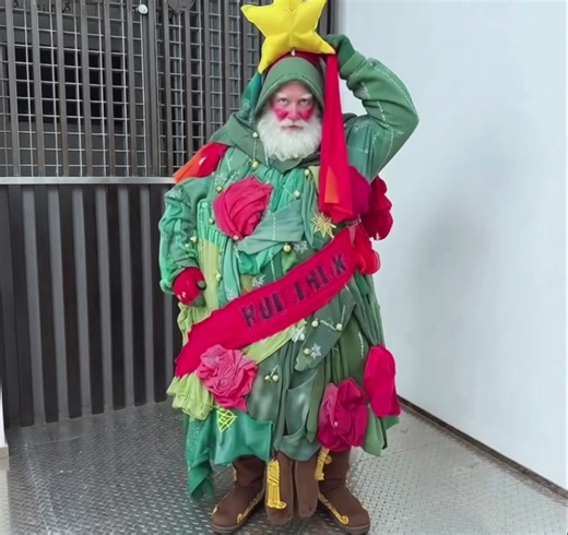 Ho ho ho… Santa got a drip upgrade. #christmas fits, Santa approved. 🎄😎#foryou #fyp