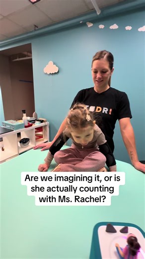 Are we imagining it, or is she actually counting with Ms. Rachel?@Ms Rachel #msRachel #DMI #Diana