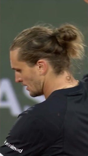 Zverev into the Roland-Garros semi-finals as he continues his pursuit of a first Grand Slam title 🔥
