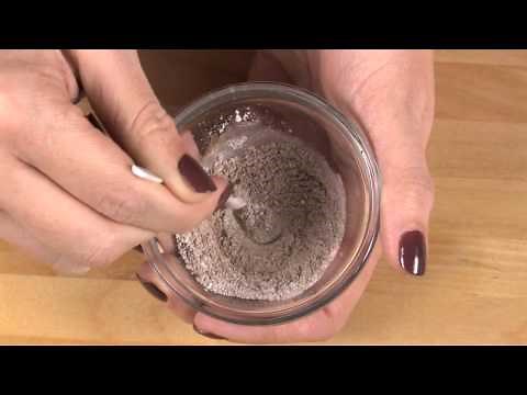 How to Make Mineral Makeup Eyeshadow and Eyeliner | Bramble Berry
