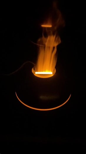 Watch out for the flames! 🔥😎 #tiktokmademebuyit #mademebuyit #diffuser #oildiffuser #amazonfinds2022 #followme #humidifier #buyit