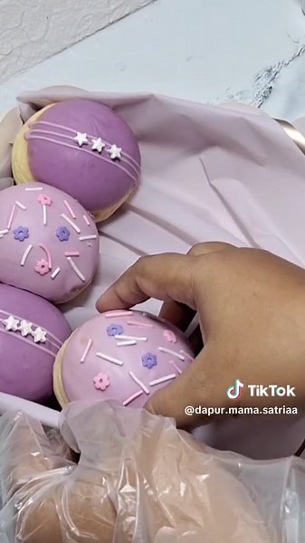 Tutorial Buket Donat dalam Box: Ide Hantaran Donat JCO dan Donat Reguler