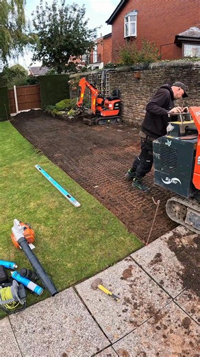 22K views · 80 reactions | Prepping the new Patio project ⚒️⚒️ #landscaping #patio #work #paving #howto #tips #diy #fyp #fyppp #fypppppppppppppppppppppppppppppppppppppppppppppppppppppppppppppppppppppp | LNC Landscapes and Paving | Facebook