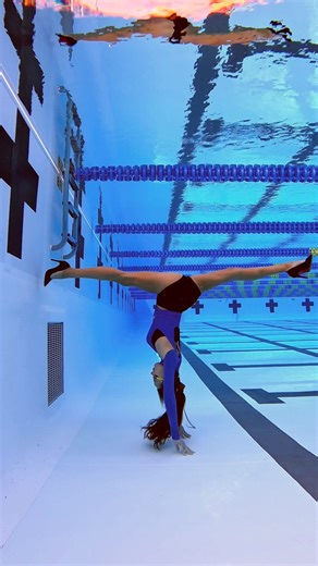 256K views · 4.1K reactions | Underwater FLEXIBILITY challenge  #underwater #flexibilitychallenge #underwaterworld #flexibility #stretching #FlexibilityTraining | kristimakusha | Facebook