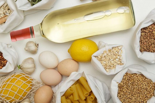 These Are the Best Dry Wines for Cooking, According to Chefs and a Sommelier