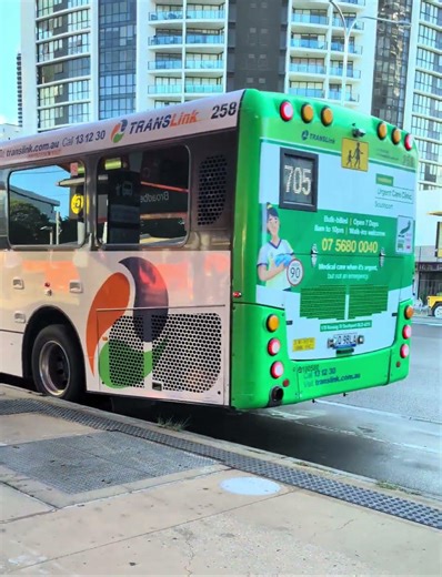 Broadbeach South Station 🛑 C Bus No 705 Bus Set 258 Travelling To SeaWorld