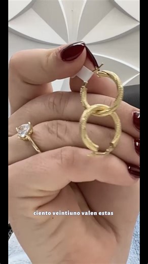 Aretes Cuadrad Square 10k Design Earrings for Everyday Wear and Special Occasions Versatile and Elegant Jewelry Addition Unique Stylish Look