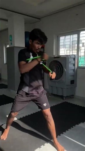 BOX ⚠️ #boxing#boxinglife#like#boxingequipment #subscribe#shorts#workout#champ#boxer#punch#band 🦍