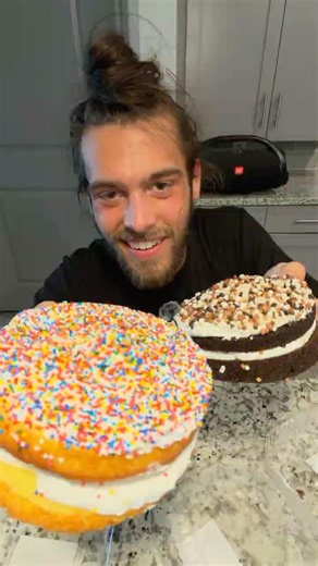 Publix Just Dropped These Viral Dot Cakes…