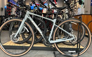 捷安特平把公路，Revolt系列平把公路