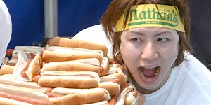 Takeru Kobayashi vs. a Kodiak bear: Remembering TV’s greatest hot dog eating contest