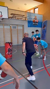 102K views · 1.8K reactions | Pound/side jab/swing/low- high pick up #ballhandling#dribbling#footwork #demonstration#details#pound#side#jab#swing#step#low#high#pickup#finish #skills#kyrie4 #skillsfactory #basketballtrainer #camp#switzerland #basketball #ballislife | savajerkic | Facebook