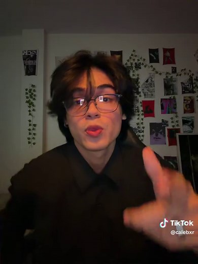 Colgando en tus Manos: Letra y Significado
