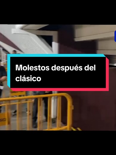 Jugadores molestos de Alajuelense tras el clásico