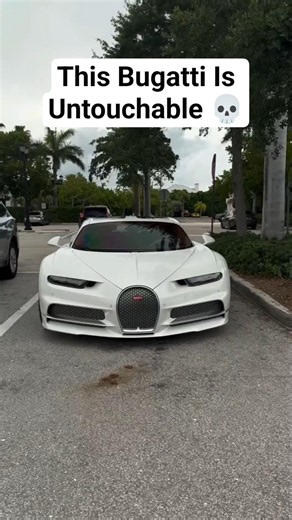 Bugatti Chiron — The King of Speed 👑🔥