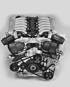 BMW Classic | How beauty is built. The V12 Engine of the BMW 7 Series (E32). #BMWClassic #BMW #engine #V12 #throwback #backintheday #7Series #E32... | Instagram