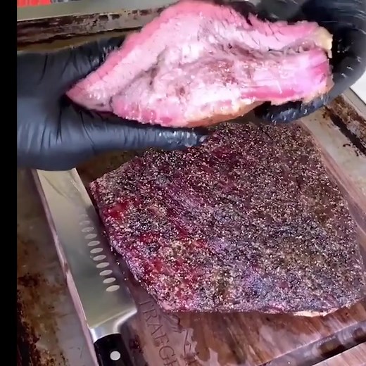 We’re setting a new standard: dry aged, hand-cut, ethically sourced meat from small, American farms, delivered to your doorstep. We’re willing to bet that once you taste the difference, you’ll never go back. | Porter Road