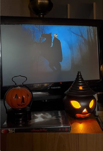 1999 Tim Burtons Sleepy Hollow.. ❤️🎃. #dvd #johnnydepp #90s #vintagehalloween #sleepyhollow