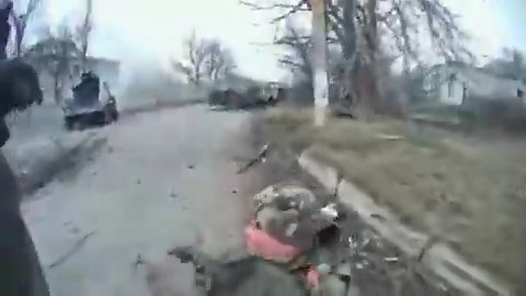 🔥First-person footage of a 🇺🇦Ukrainian FPV drone striking a vehicle carrying Russian soldiers in the Donetsk region.At least 1 WIA invader🤕