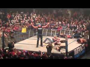 Hulk Hogan helps Sting in London TNA (HD)