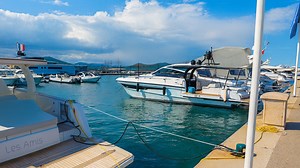 Saint-Tropez Harbor Walk – Yachts, Cafés & Riviera Atmosphere (4K)