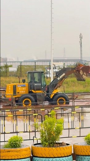 Wheel Loader Loading Water in the Bucket! #WheelLoader #HeavyEquipment #satisfying #workskills