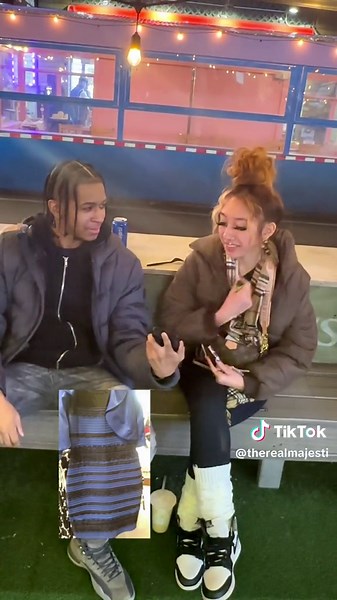 Dress Color Meme - Blue and Black or White and Gold?