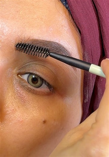 Achieve Soft, Natural Brows with Sigma Beauty's Gel