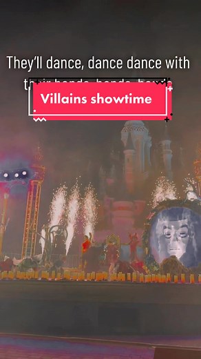 Disney Villains were on fire at the last Halloween Party at @Disneyland Paris ✨ . They were danced, cast spells and bewitched guests with their songs. People danced, danced, danced with their hands, hands, hands above their head 👯‍♂️👯‍♀️🖤✨ . #bloodymary #bloodymarry #ladygaga #wednesday #wednesdayaddams #wednesdaynetflix #disneyvillains #villains #disneyvillain #gaston #evilqueen #maleficent #malefique #drfacilier #halloweenhalloween2022 #halloweendisney #disney #disneylandparis #disneyparks