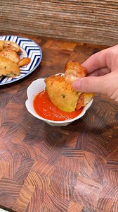 🥟🍕 Biscuit Calzones Biscuit calzones use biscuit dough instead of pizza dough to make fluffy, golden pockets stuffed with cheese and toppings. They bake up soft on the inside and lightly crisp on the outside. Every bite is cheesy, saucy, and cozy. They are great for quick dinners or packing in lunches. Change the fillings to match your favorite pizza combos and you have a super flexible recipe. Easy, fun, and kid approved. 🚨 Recipe In Comments 🚨 #biscuitcalzones #pizzapockets #easymeals #che