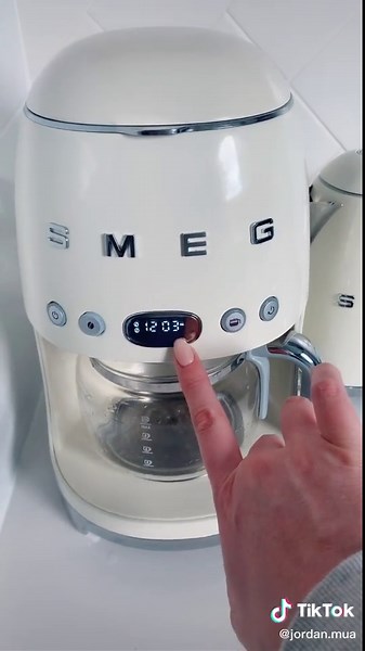 Smeg Drip Coffee Machine Review: A Closer Look at Drip Coffee Life