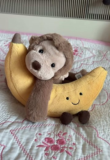 Smudge Monkey Gets a New Jellycat Friend!