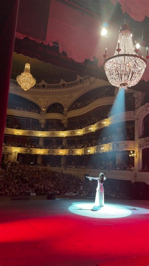 Denise Rosenthal y su belleza encantadora