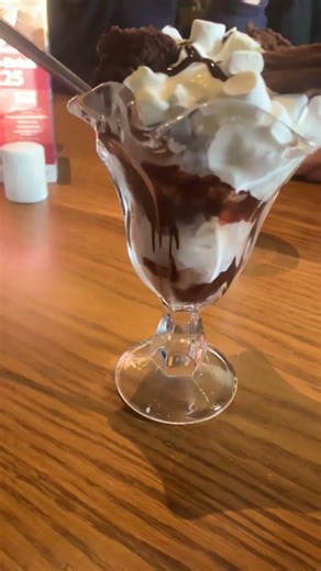 A chocolate sundae #brunch #food