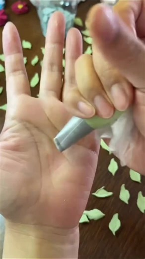 Immersive Clay Crafting! Learn Easy & Practical Clay Leaves in 3 Seconds #clayleaves #claytutorial #handmade #clay