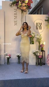 253K views · 4.8K reactions | Kiara Advani had a quick posing sesh as she wrapped up brand ambassador duties at a Kimirica store launch event | Voompla | Facebook