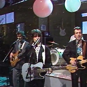 '2000 Miles' performed on Dutch TV show Countdown in 1983. -PretendersHQ | Pretenders