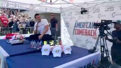 Assassinat de Charlie Kirk: le suspect arrêté et dénoncé par son père