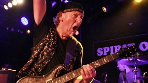 Jethro Tull guitarist Martin Barre marries into Miss.