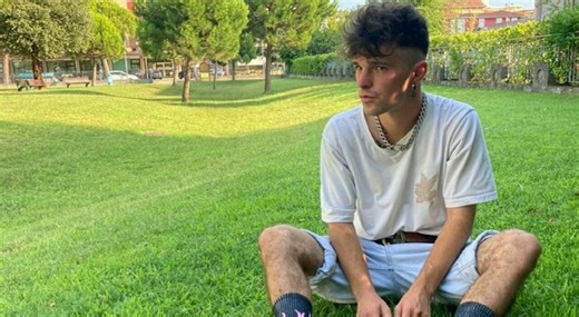 Rapper 21enne trovato morto, mistero sulle cause. Chi era Nicola Trolese: i suoi testi tormentati e improntati verso tristezza e difficoltà di vivere