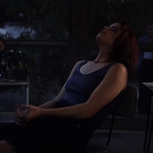 Wild Things 1998 Pool Scene with Neve Campbell and Suzie Toller