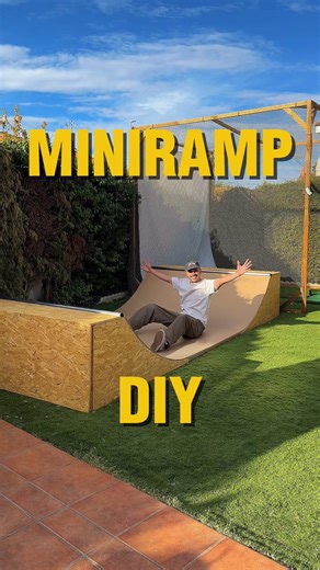 Mario TR | Construir una mini-ramp casera no es nada fácil… pero después de 4 días de trabajo aquí está el resultado. La mayoría de materiales ya los... | Instagram