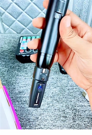 Wireless Transmitter and Receiver for Microphones